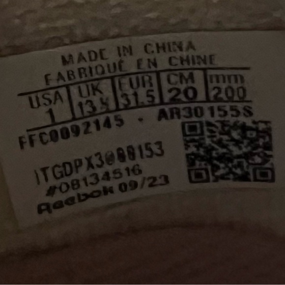 Girls Reebok sneakers - Picture 3 of 3